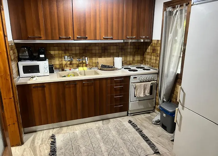 Beach House With Garden Sleeps 6