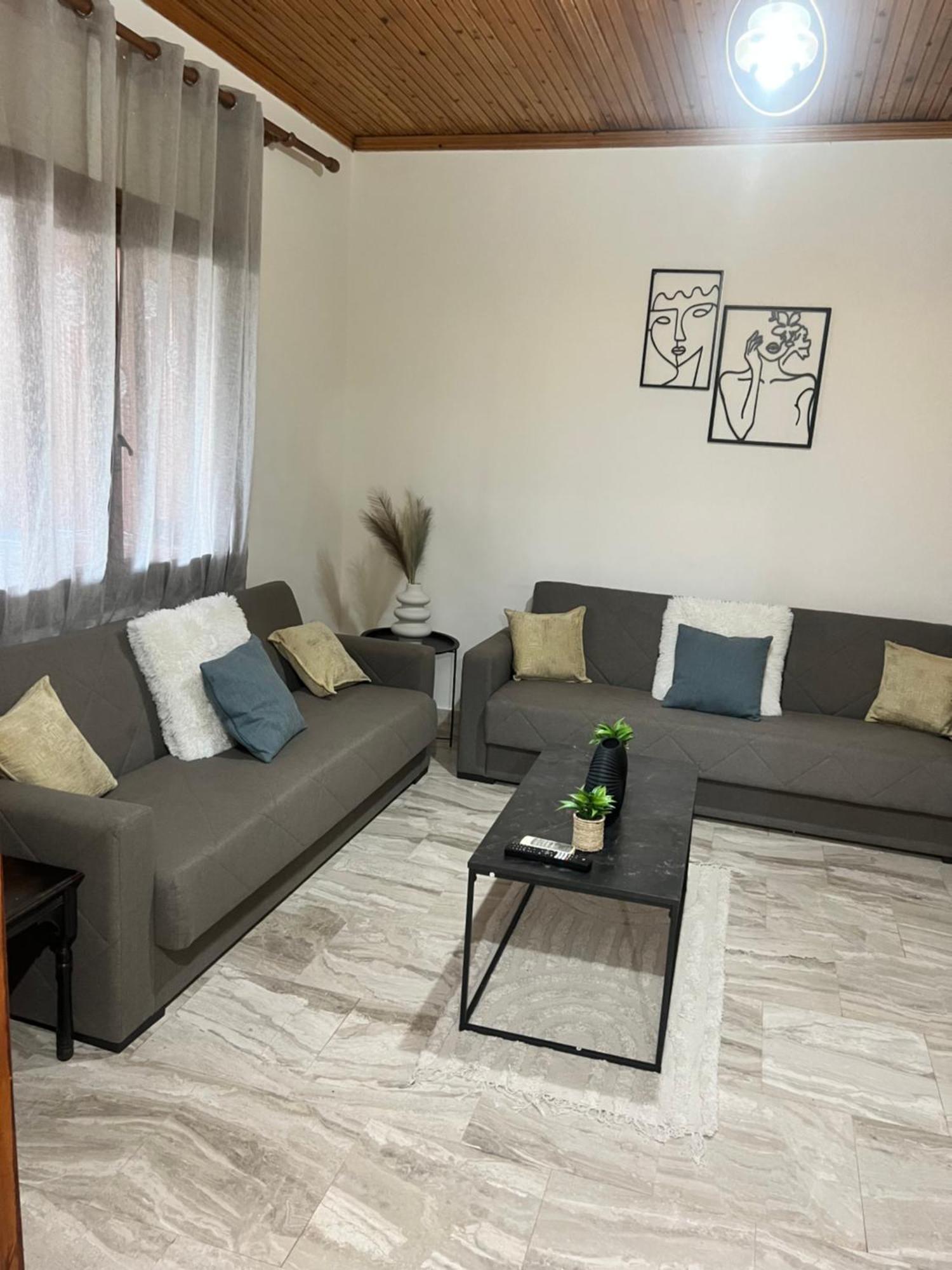 House With Garden Sleeps 6 Makrygialos