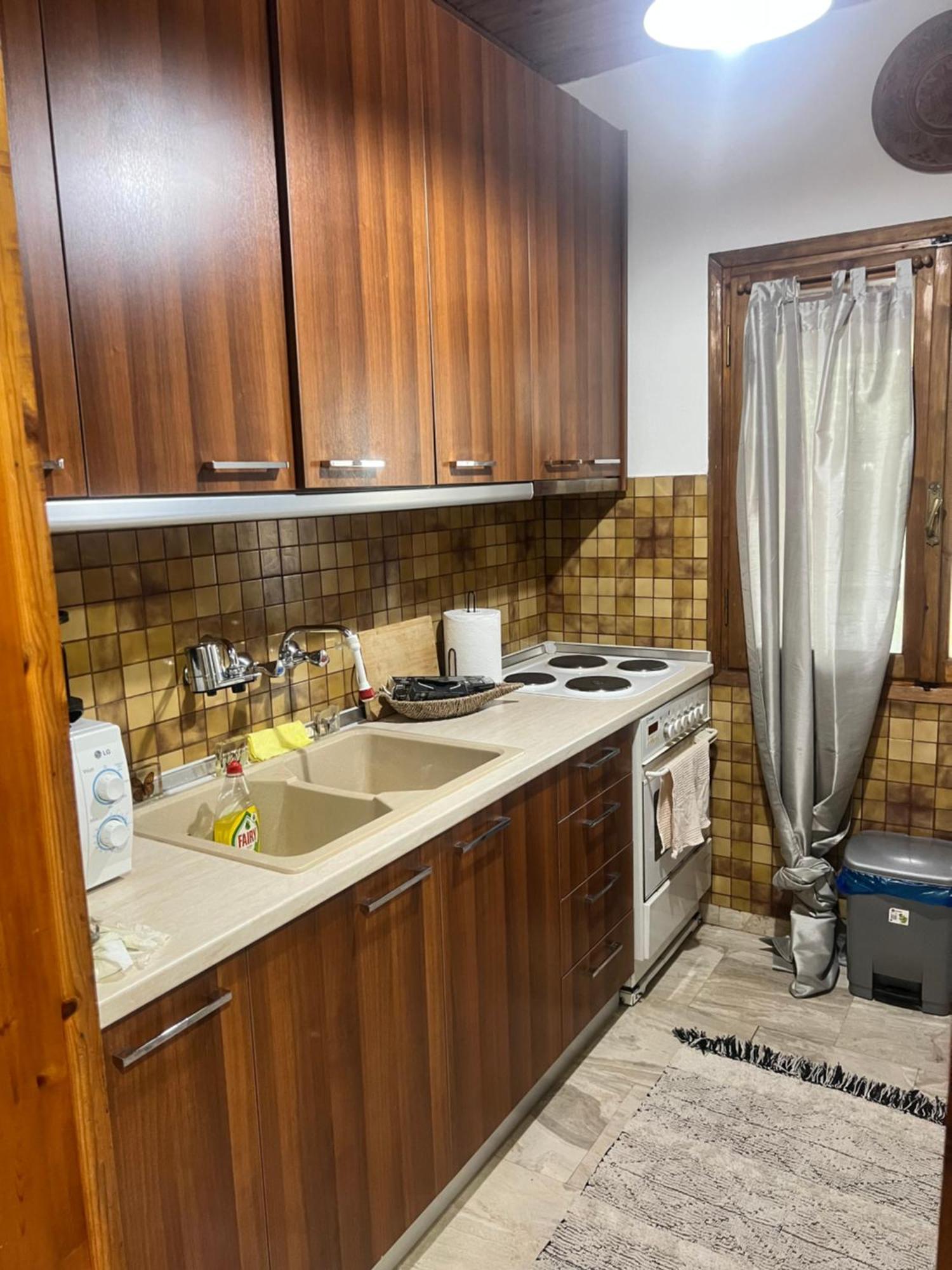 House With Garden Sleeps 6 Makrygialos